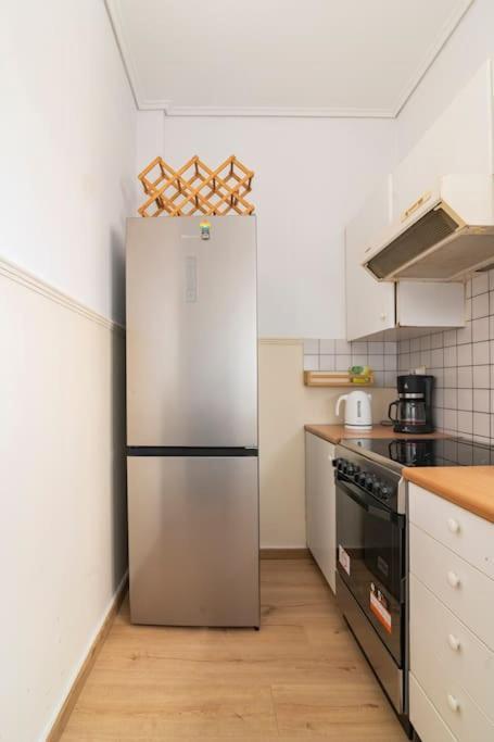Top Floor Apartment At Petrolona With Big Balcony Афины Экстерьер фото
