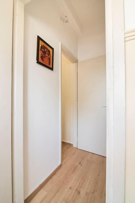 Top Floor Apartment At Petrolona With Big Balcony Афины Экстерьер фото