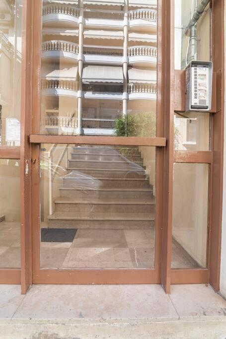 Top Floor Apartment At Petrolona With Big Balcony Афины Экстерьер фото