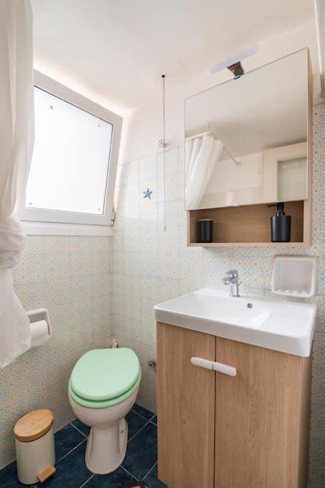 Top Floor Apartment At Petrolona With Big Balcony Афины Экстерьер фото
