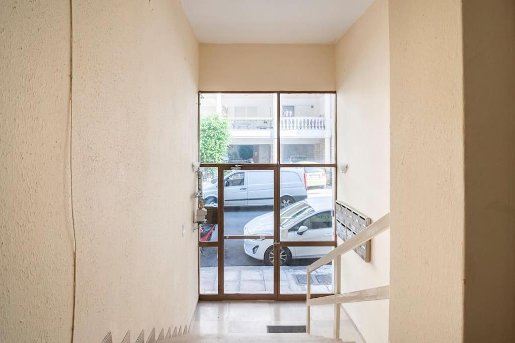 Top Floor Apartment At Petrolona With Big Balcony Афины Экстерьер фото