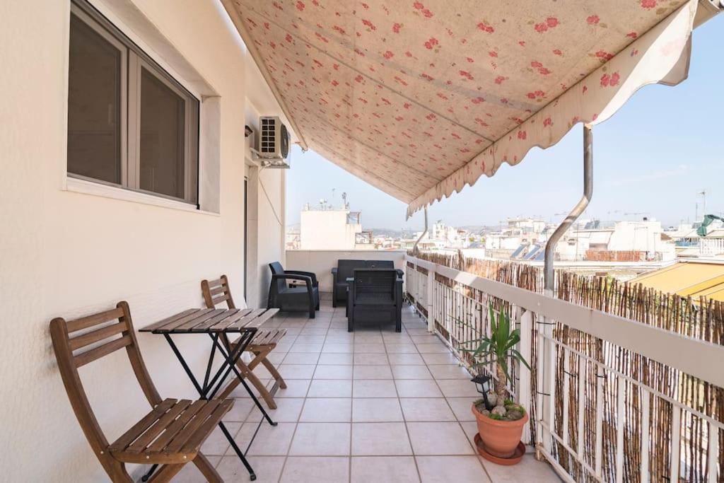 Top Floor Apartment At Petrolona With Big Balcony Афины Экстерьер фото